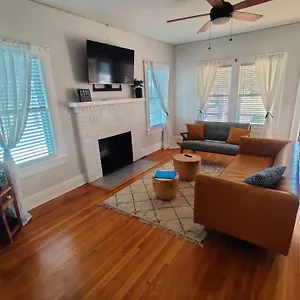 Holiday home Epic Universe Mid Century Bungalow, Lakeland
